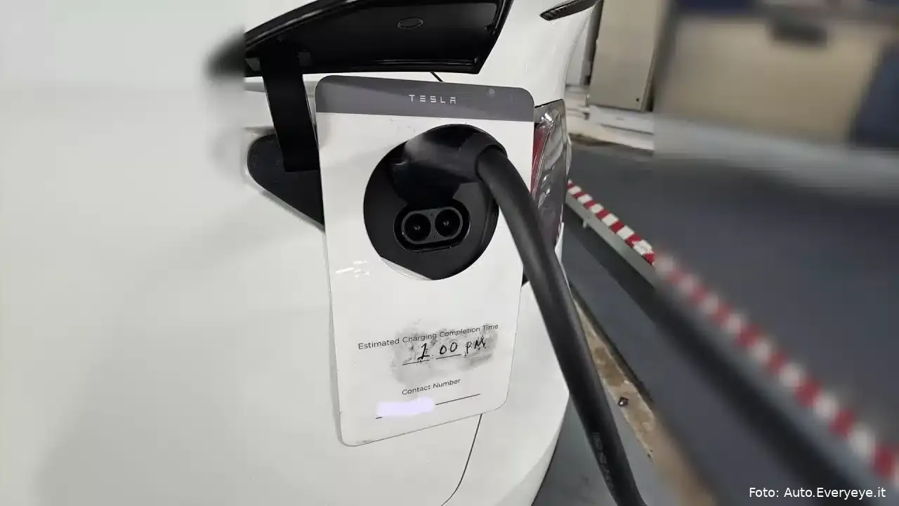 auto elettriche carica 1