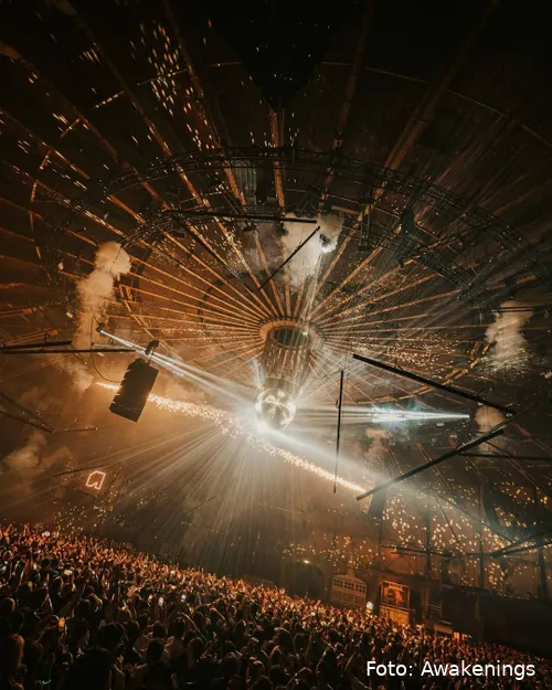 Which artist do you want to end the year with Comment ⬇️Lineup closer than you think 👀