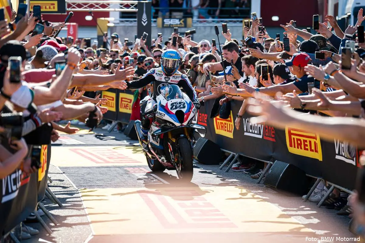 Miguel Oliveira pilota BMW Superbike WorldSBK a Portimao