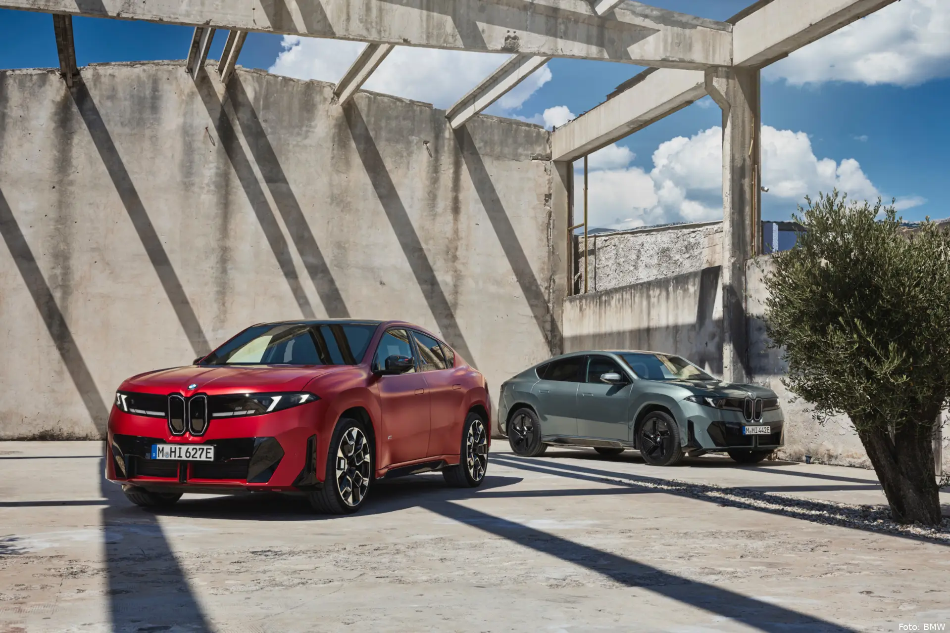 P90659264_highRes_bmw-ix4-highlight-sh