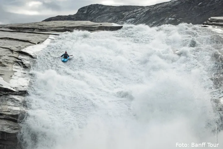 BanffTour2026_A Baffin Vacation, Love on Ice_07_©Sarah McNair-Landry