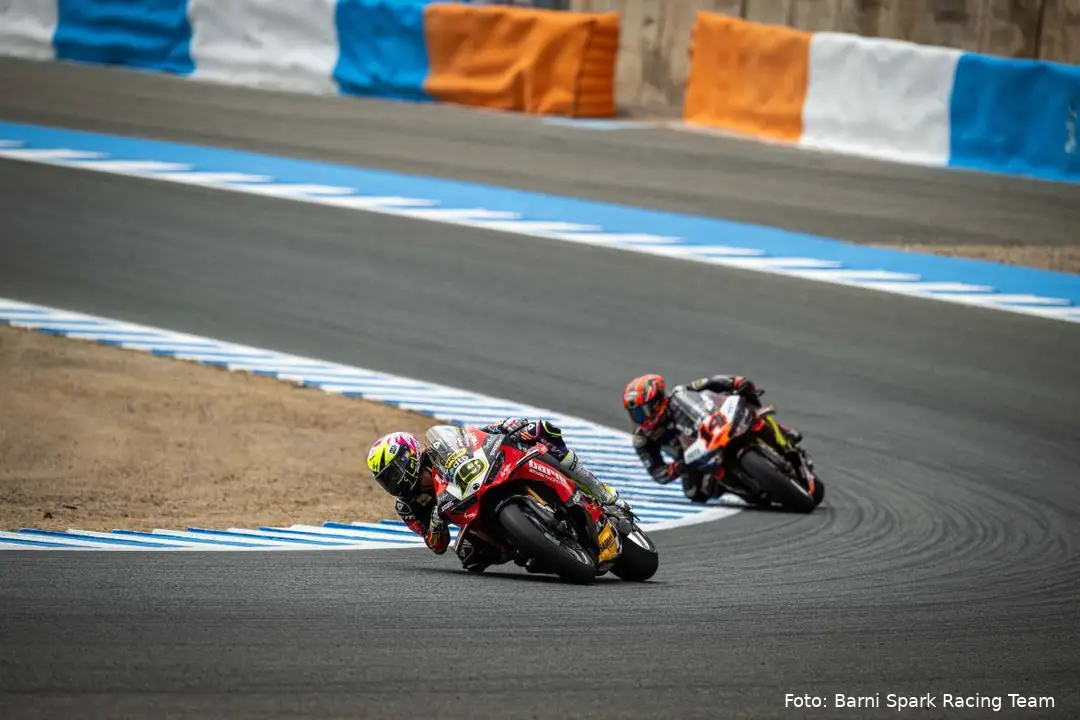 Alvaro Bautista e Sam Lowes gareggiano a Jerez