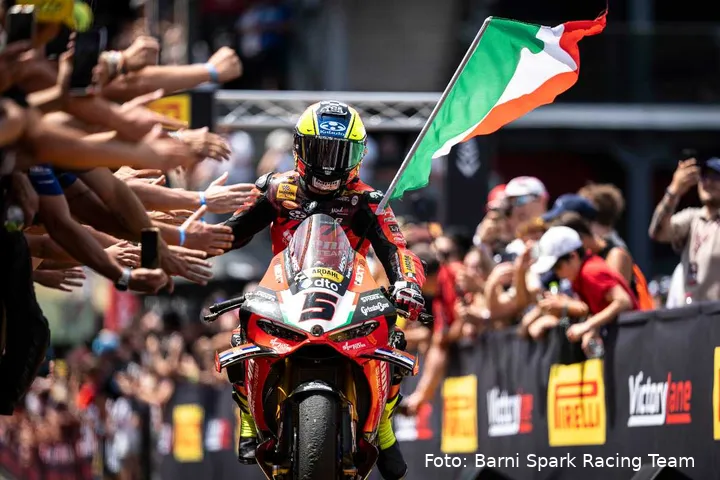 Yari Montella con la Ducati Superbike a Misano