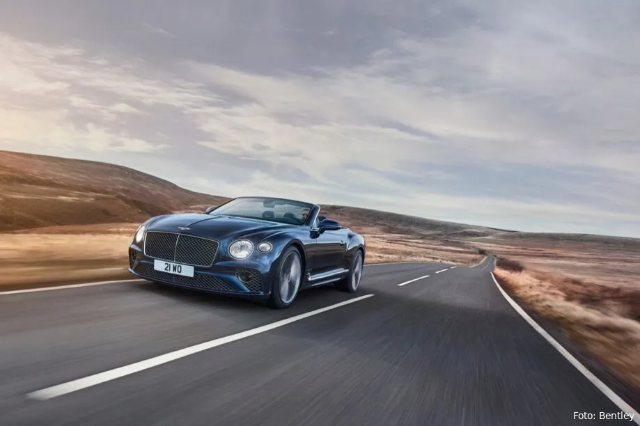 bentley continental gt speed convertible 2021 970 1 919x612 1