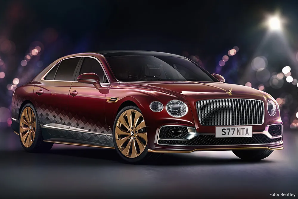 bentley the reindeer eight flying spur v8 0 hero