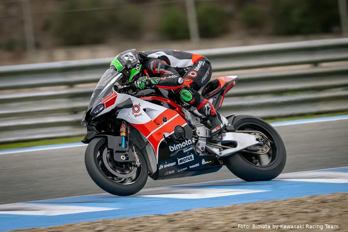 Alex Lowes pilota Bimota Superbike SBK nel Jerez Test