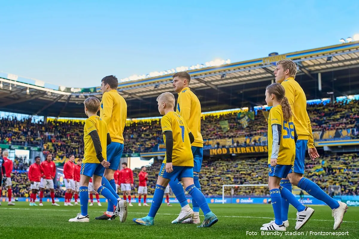 broendby spillere stadion fans