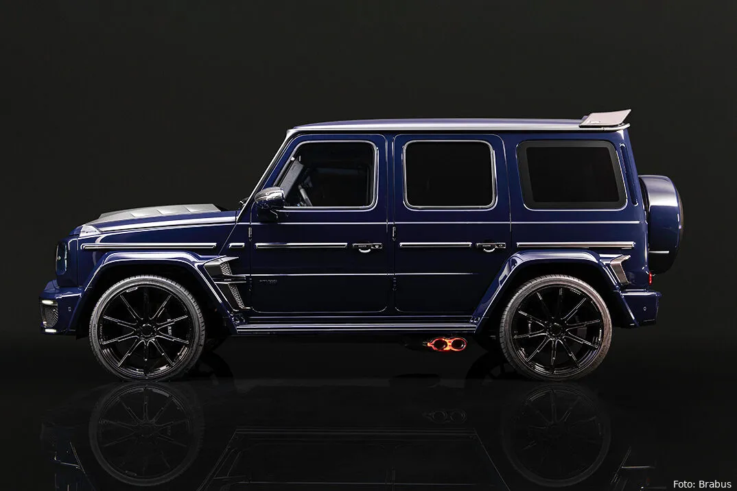 brabus 900 deep blue 0 hero 1074x716 1