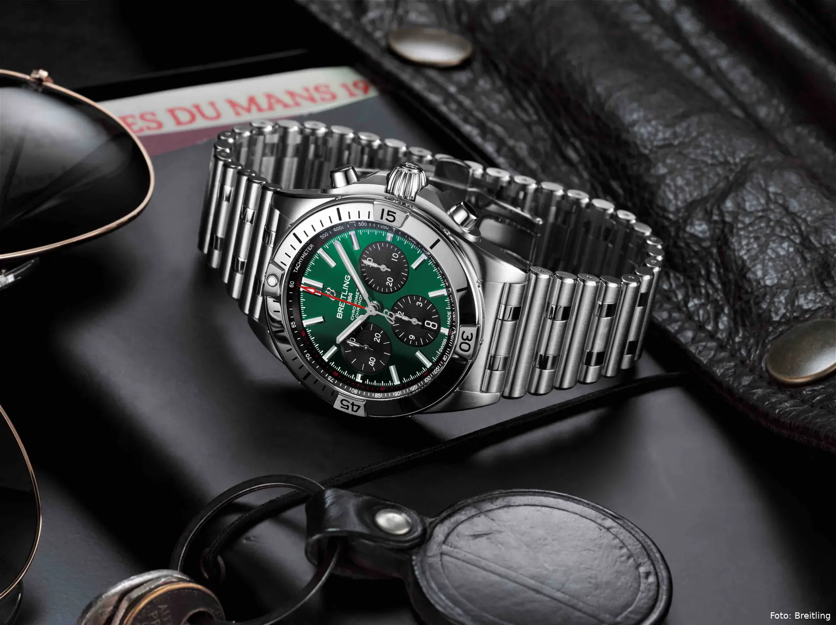 07 chronomat b01 42 bentley with a green dial and black contrasting chronograph counters