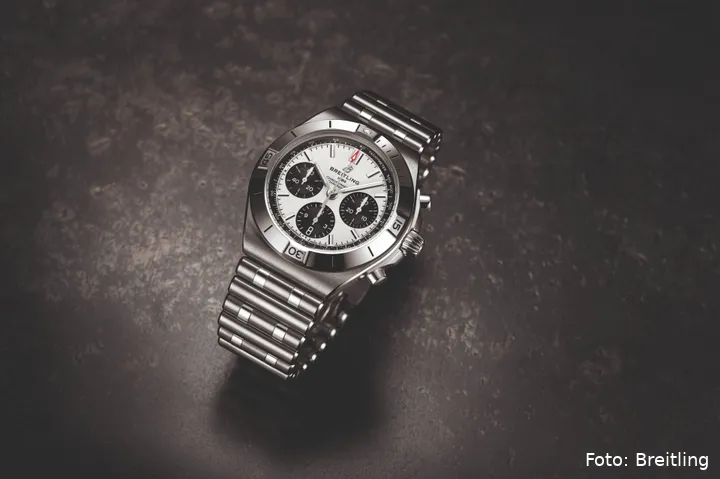 03_Chronomat B01 42_White_AB0158101A1A1_RGB