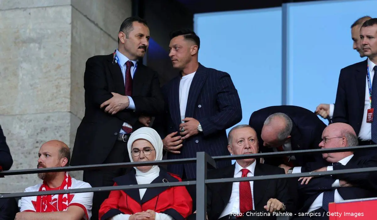 mesut ozil erdogan