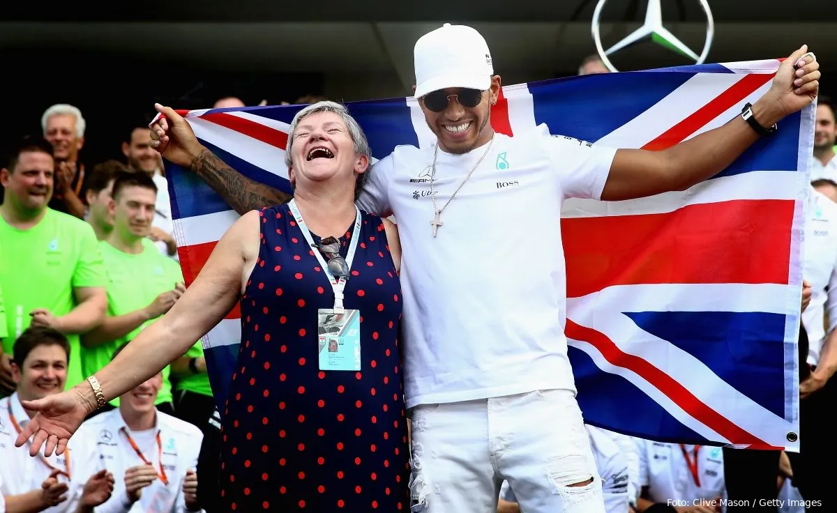 lewis hamilton mom