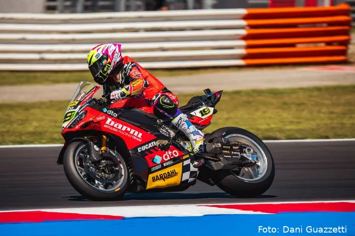 Alvaro Bautista guida la Ducati Superbike