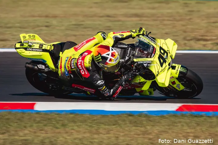 Fabio Di Giannantonio guida la Ducati VR46 MotoGP a Misano