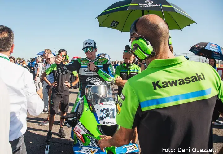 Garrett Gerloff sulla Kawasaki Superbike sulla griglia al Cremona Circuit