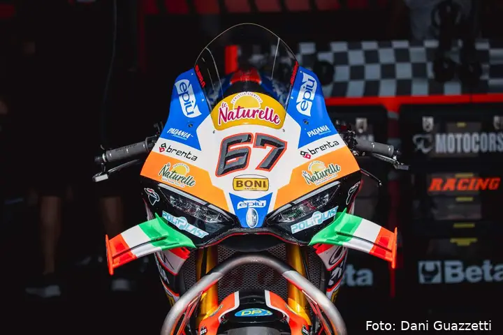 Alberto Surra’s Ducati in the Motocorsa Racing Superbike garage