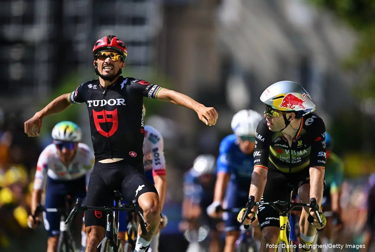Julian Alaphilippe + Wout van Aert