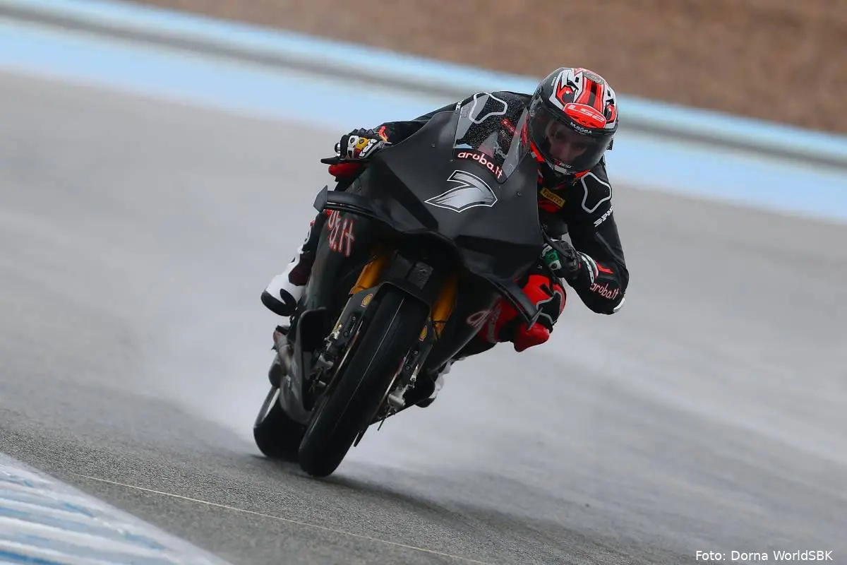 Iker Lecuona pilota Aruba Ducati nel test Superbike SBK a Jerez