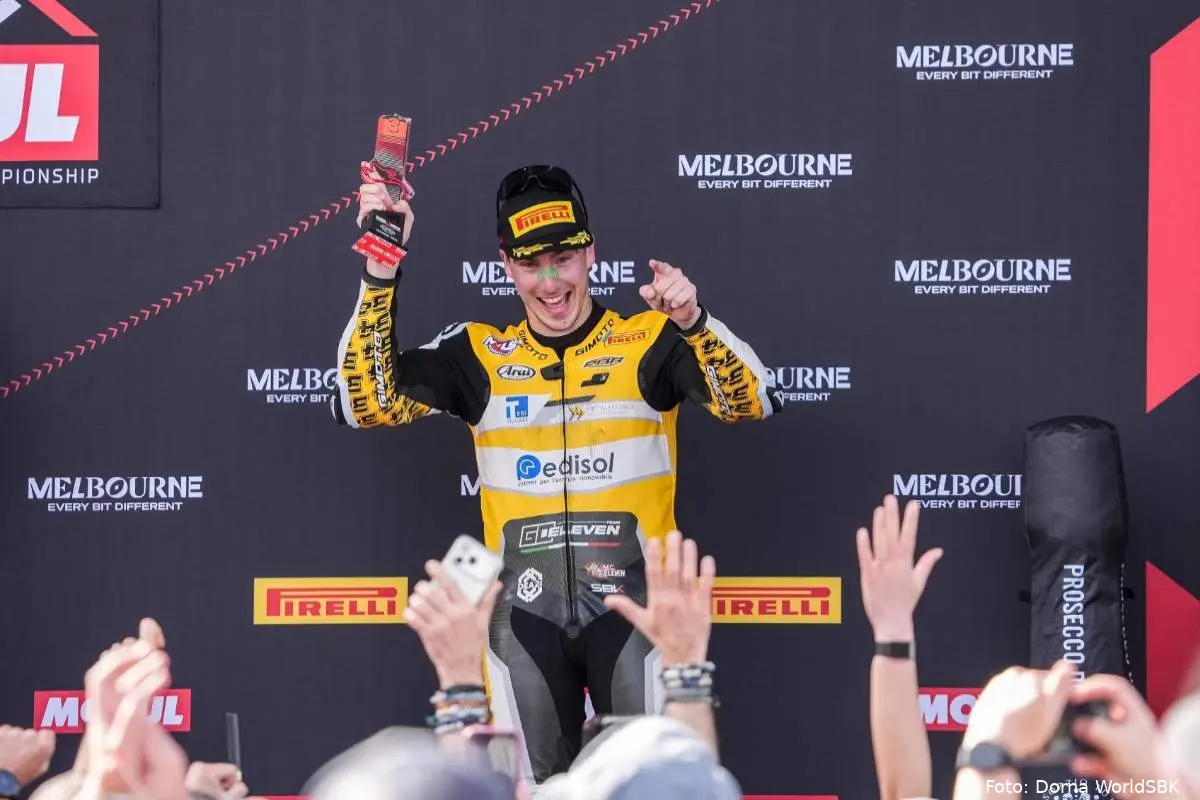Lorenzo Baldassarri pilota Go Eleven Superbike sul podio SBK a Phillip Island