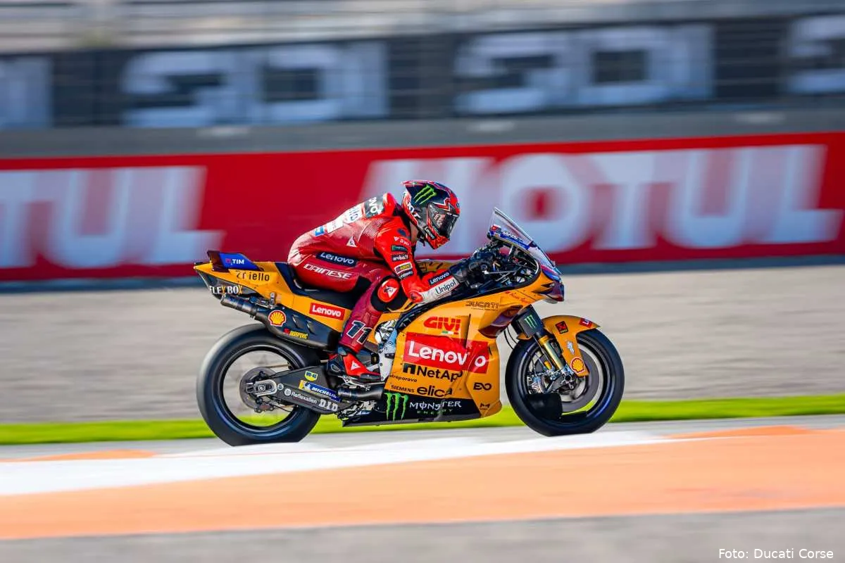 Nicolò Bulega pilota Ducati MotoGP nel test a Valencia