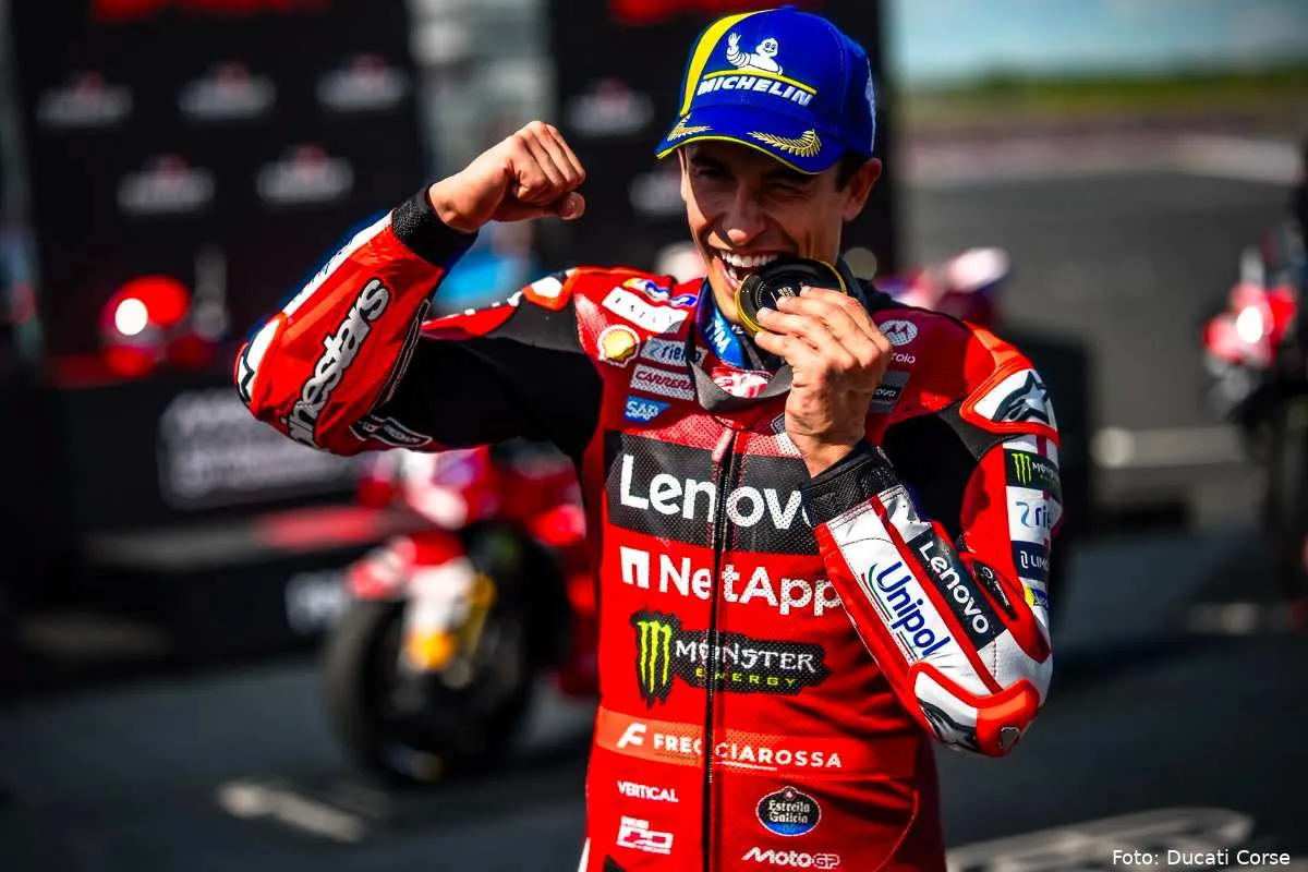 Marc Marquez festeggia la vittoria nella Sprint MotoGP in Ungheria