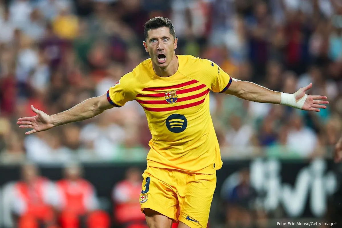 robert lewandowski valencia