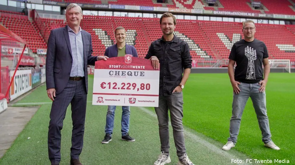 cheque stort voor twente insite twentefans 2020