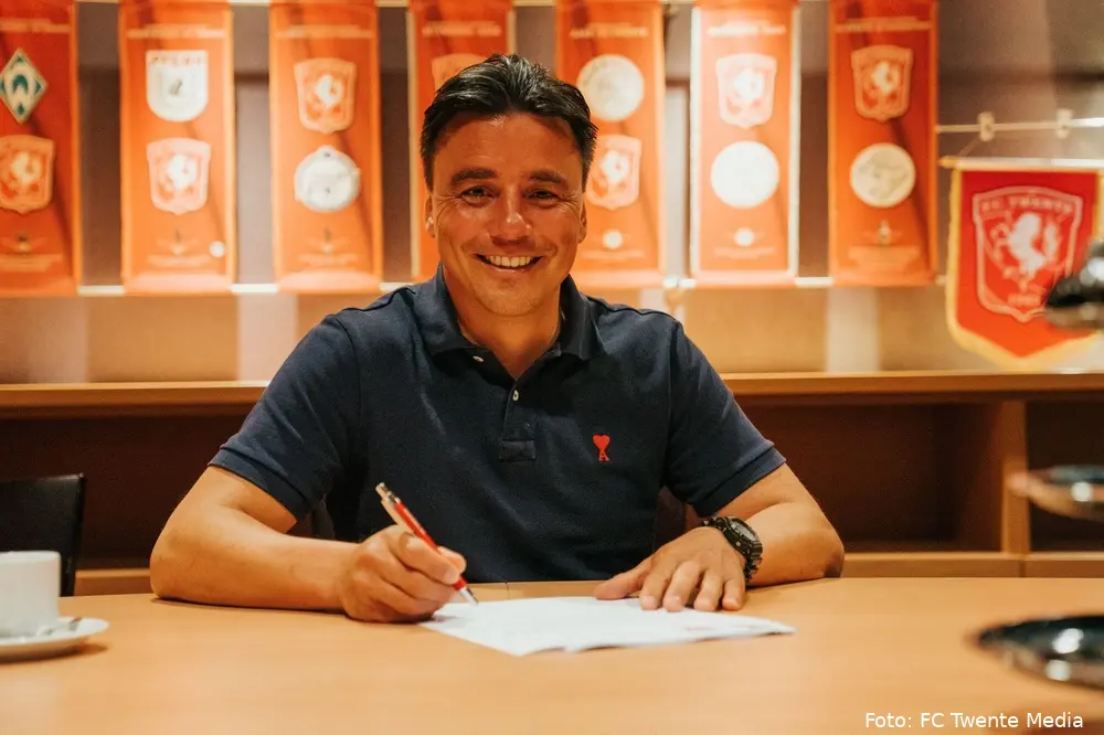 jeffrey de visscher assistent trainer fc twente contract 2024