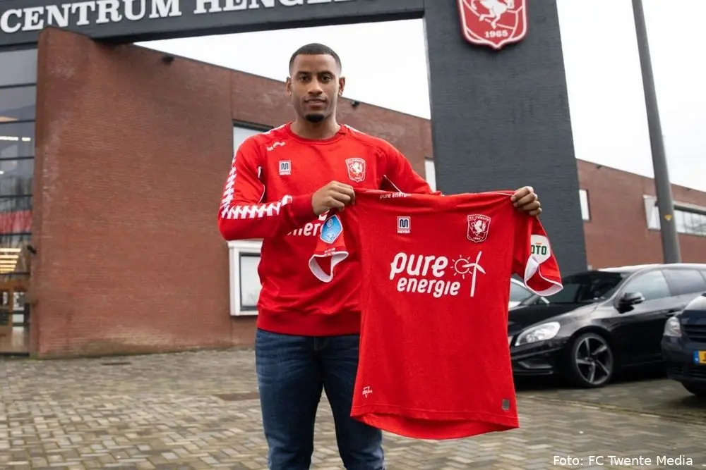 luciano narsingh presentate shirt fc twente 2020