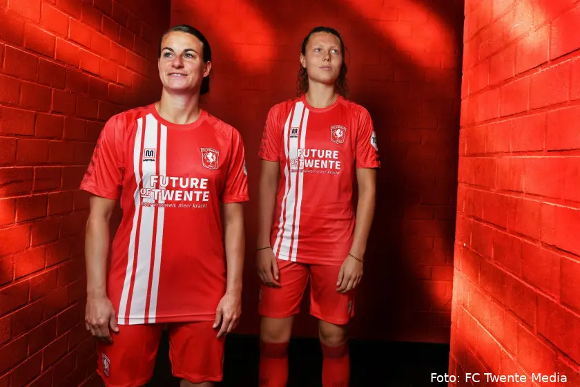 thuistenue fc twente vrouwen seizoen 2022 2023