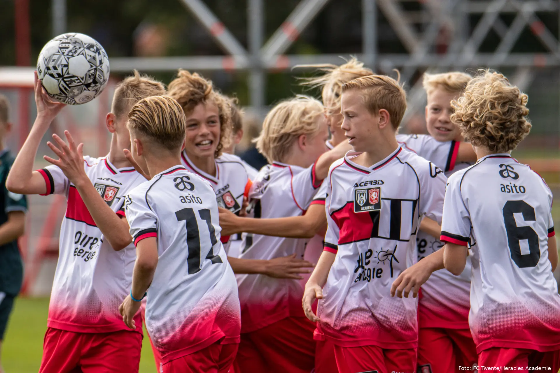 onder 13 juichen tegen fc groningen fc twente heracles academie