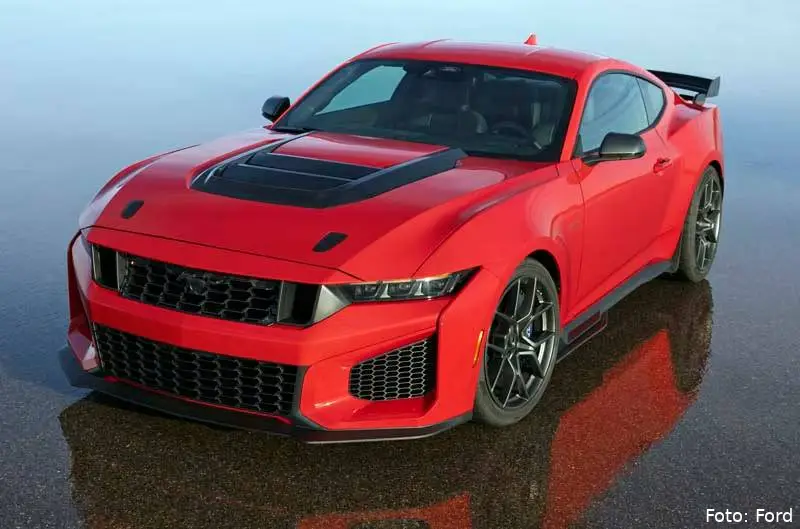 2026 Mustang Dark Horse SC_01