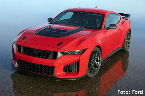 2026 Mustang Dark Horse SC_01