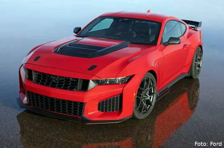 2026 Mustang Dark Horse SC_01