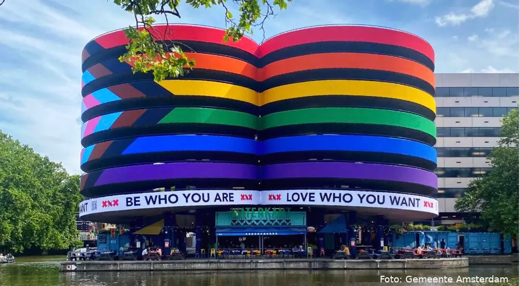 pride vlag waterkant