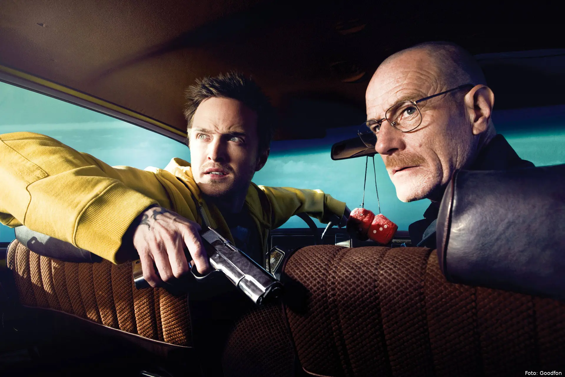 vo-vse-tiazhkie-breaking-bad-serial-braiankrenston-uolteru-2