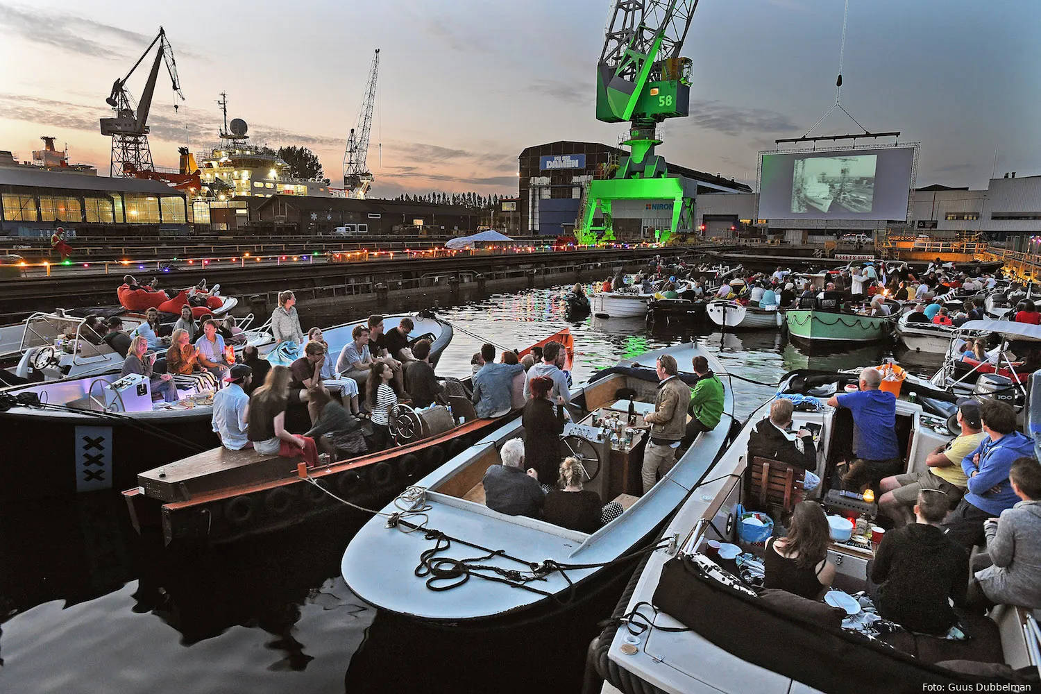 outdoor cinema photo by guus dubbelman 7