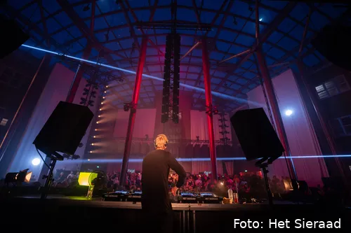 01.A Shot vanuit artiest - (horizontale foto)