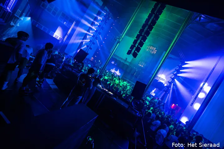 02. Shot vanuit artiest2 - (horizontale foto)