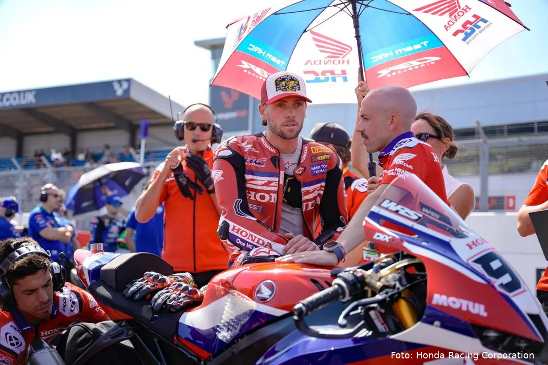 Jake Dixon Honda HRC rider on the Superbike grid