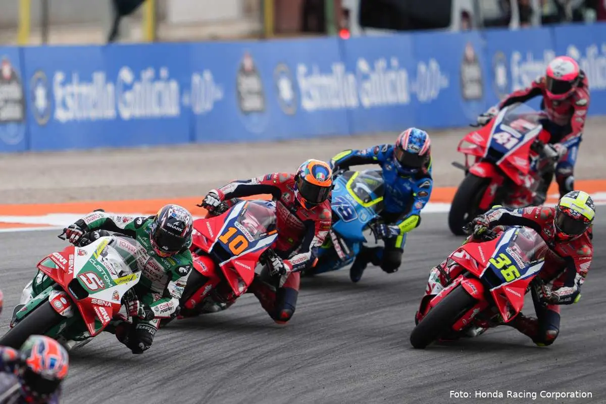 Joan Mir, Luca Marini e Johann Zarco con le Honda RC213V nella gara MotoGP a Valencia