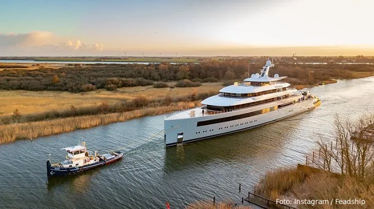 feadship moonrise