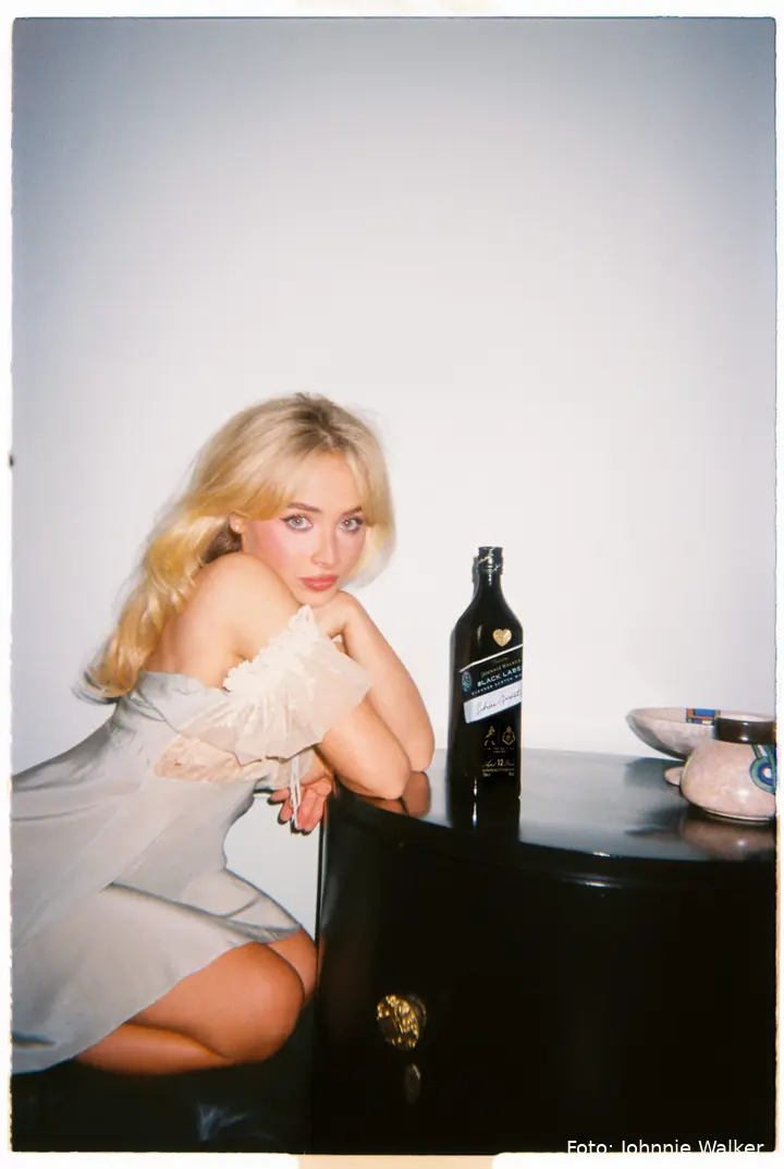 Johnnie-Walker-Black-Label-x-Sabrina-Carpenter-Limited-Edition-Design