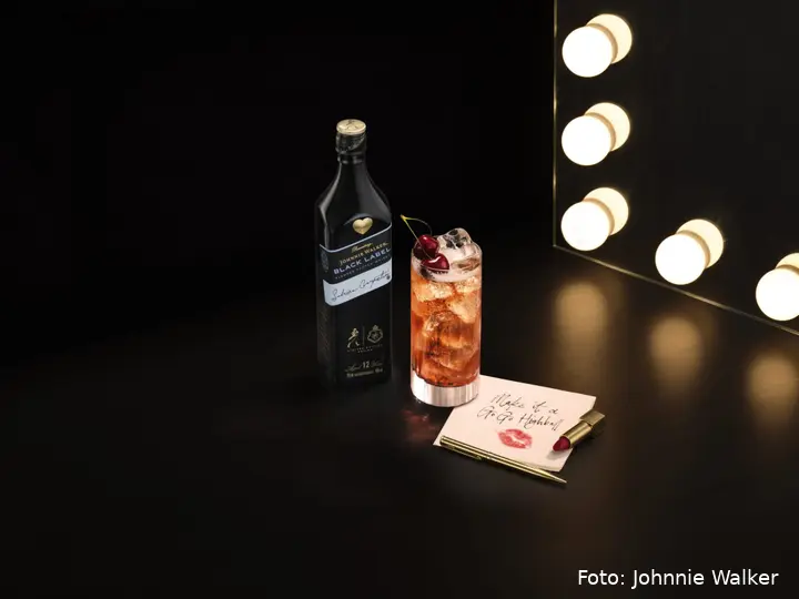 Johnnie-Walker-Sabrina-Carpenter-Limited-Edition-Design-and-Gogo-Highball-LTO-cocktail-and-bottle-