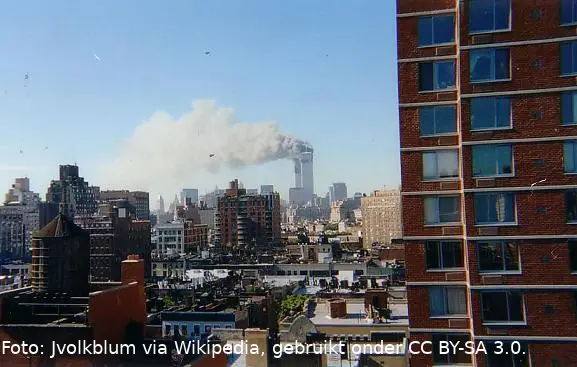 Wtc_burning_on_9-11_(5)