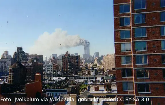Wtc_burning_on_9-11_(5)