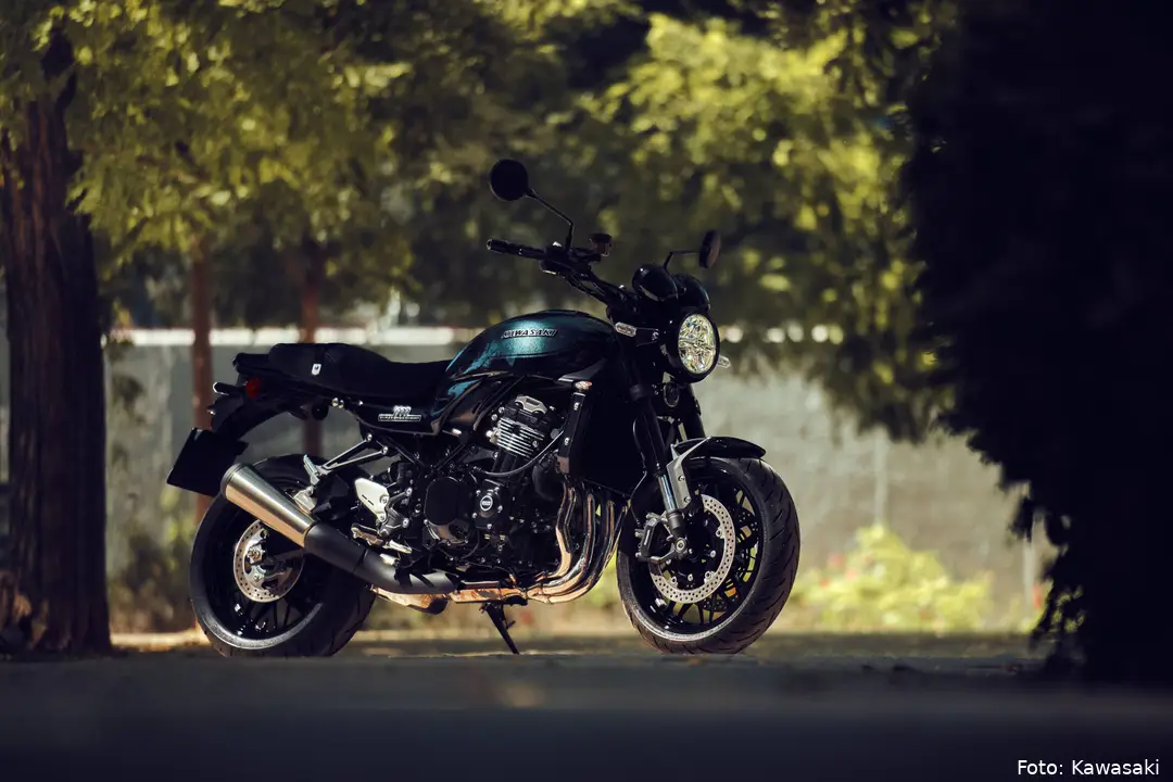New_Kawasaki_Z900RS (SE)_2. Z900RS Black Ball Edition_Action photos_JPG_MY26_Z900RS_Black_Ball (1)