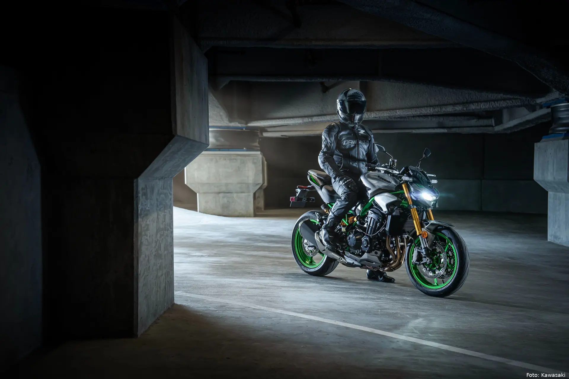 main foto 2025 kawasaki z900