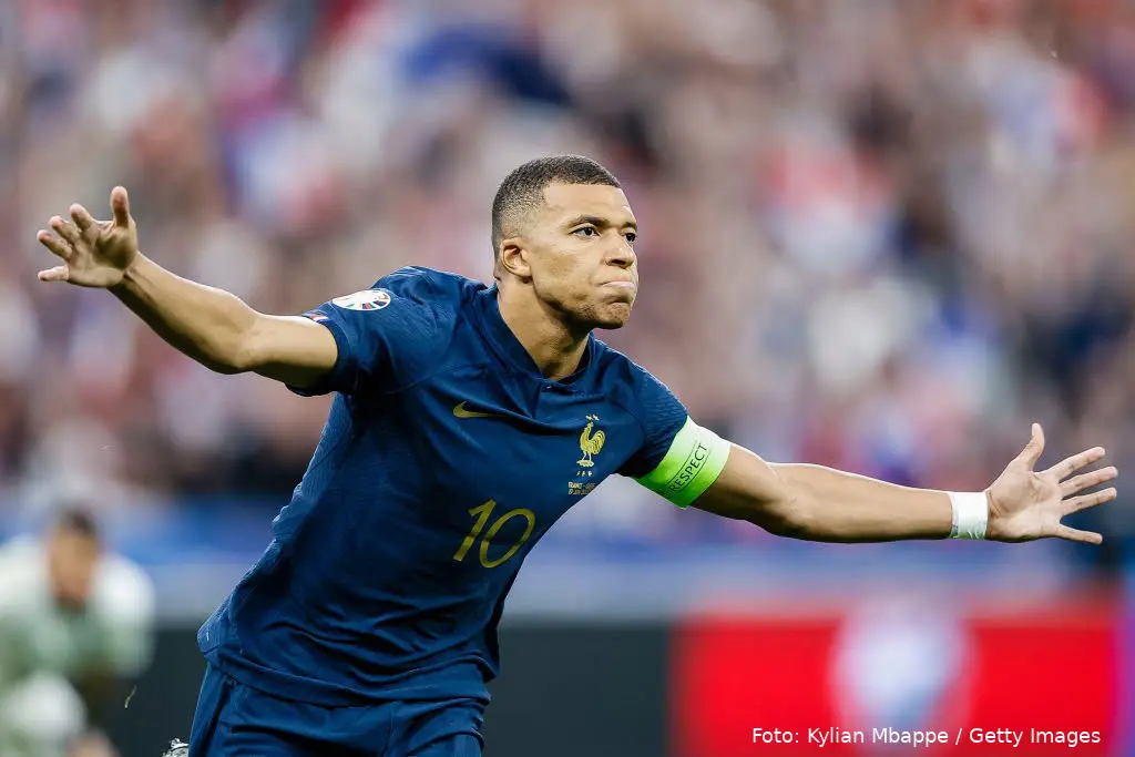 kylian mbappe loen formue