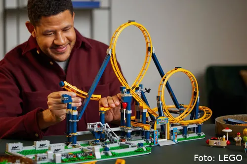 https hypebeastcom image 2022 06 lego unveil loop coastr 10303 set release info 10